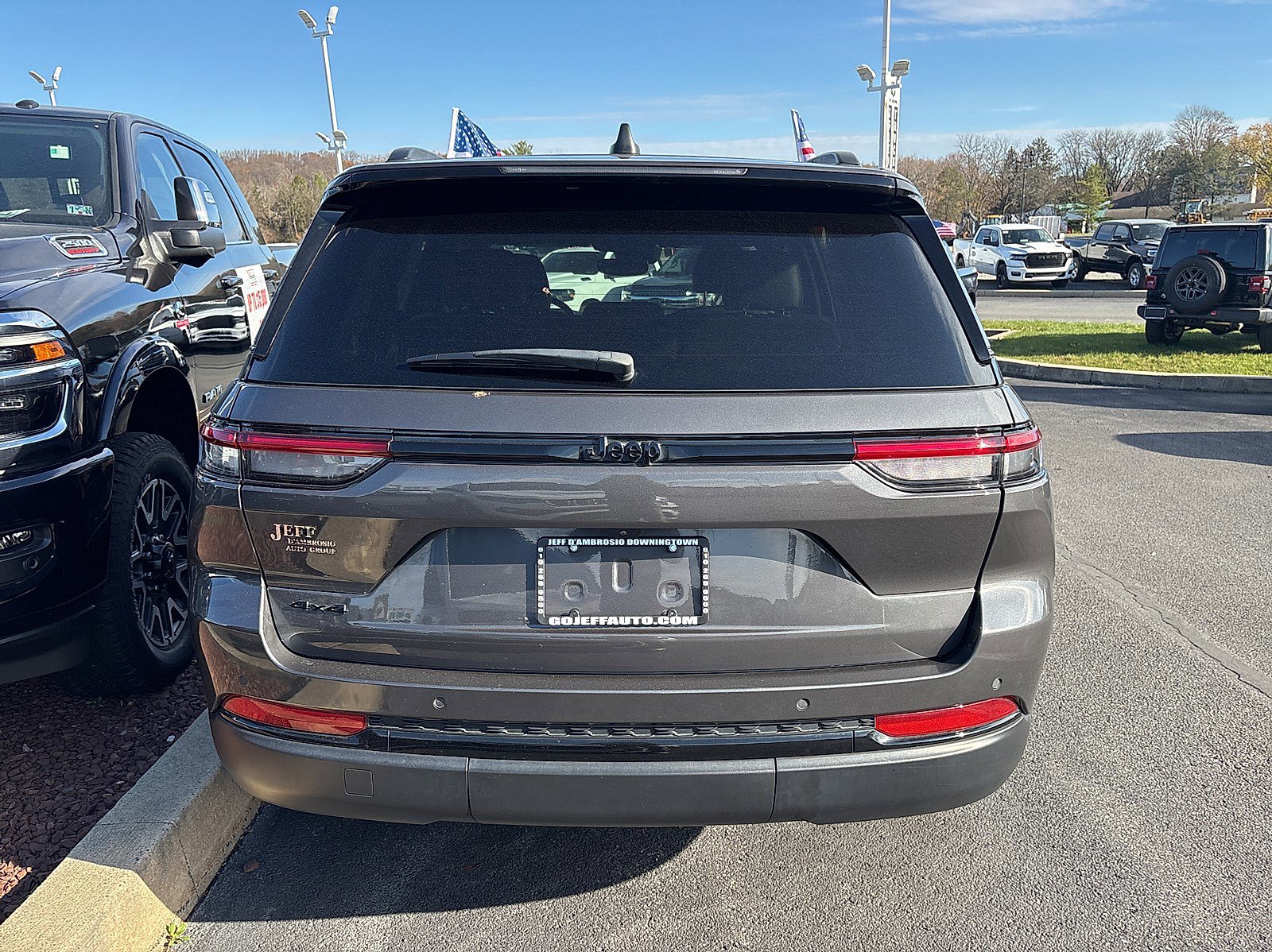 2022 Jeep Grand Cherokee Altitude photo 4