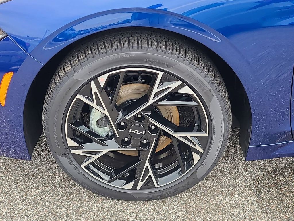 2026 Kia K5 GT-Line photo 11