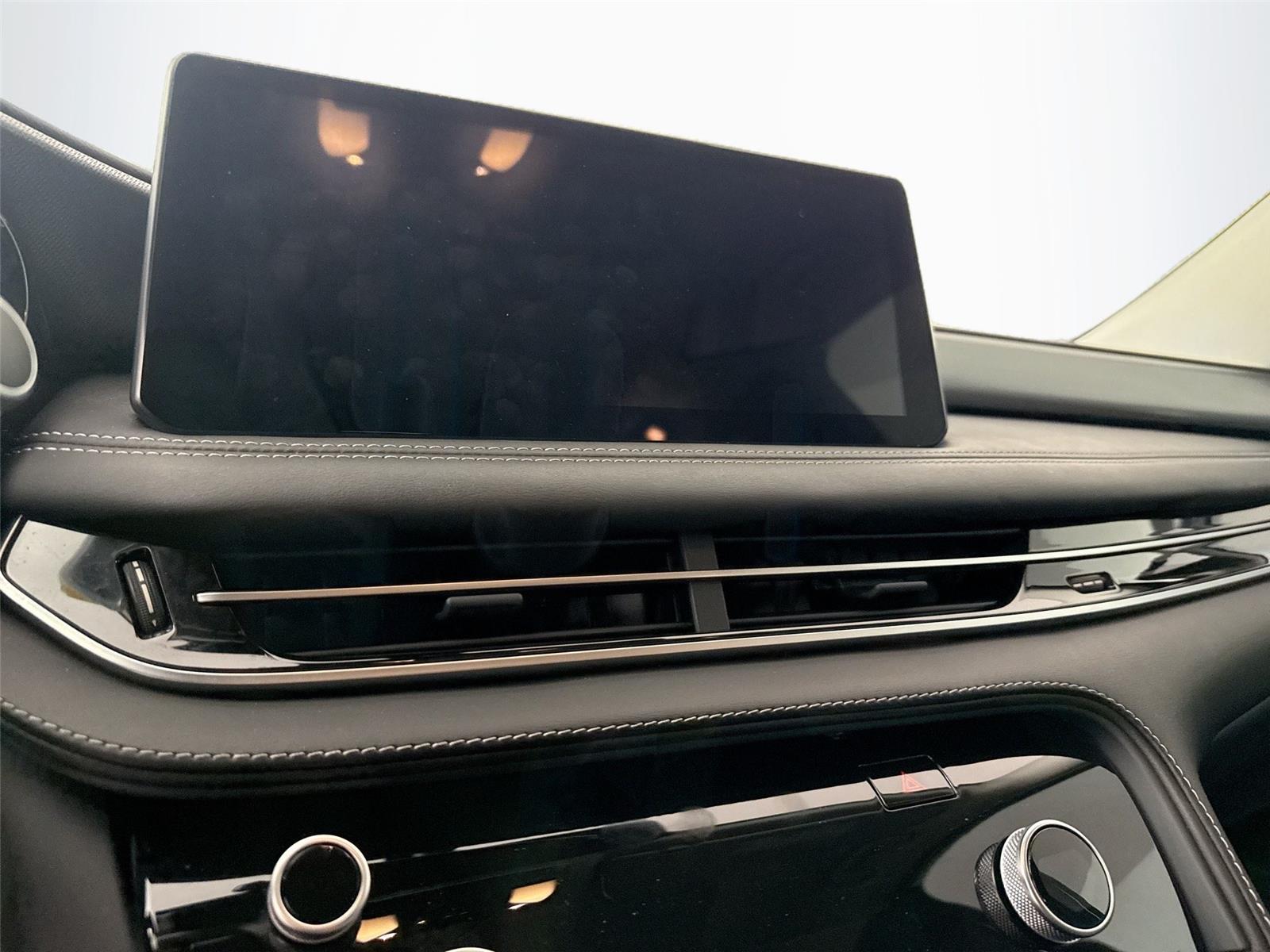 2022 Infiniti QX60 Luxe photo 11