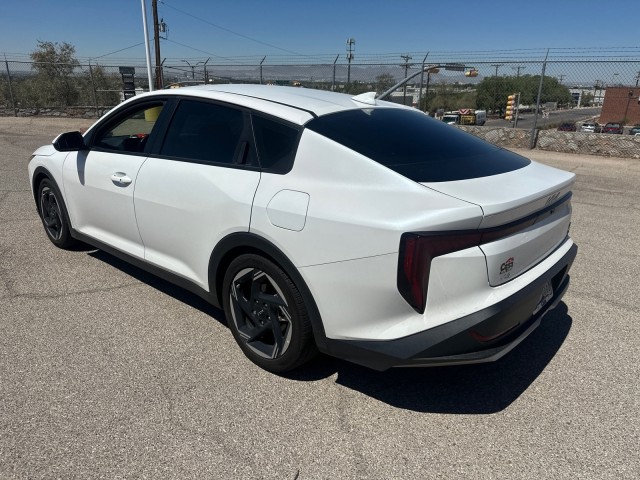 Used 2025 Snow White Pearl Kia EX image 14