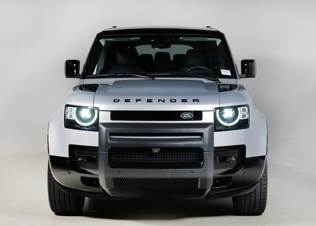 2024 Land Rover Defender 110 X-Dynamic SE photo 8