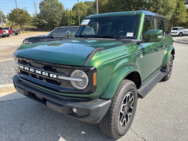 2025 Ford Bronco Outer Banks photo 4