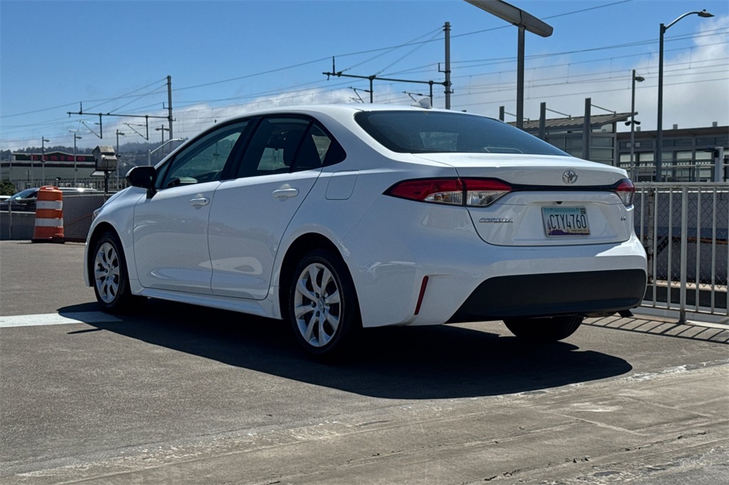 2023 Toyota Corolla LE photo 6