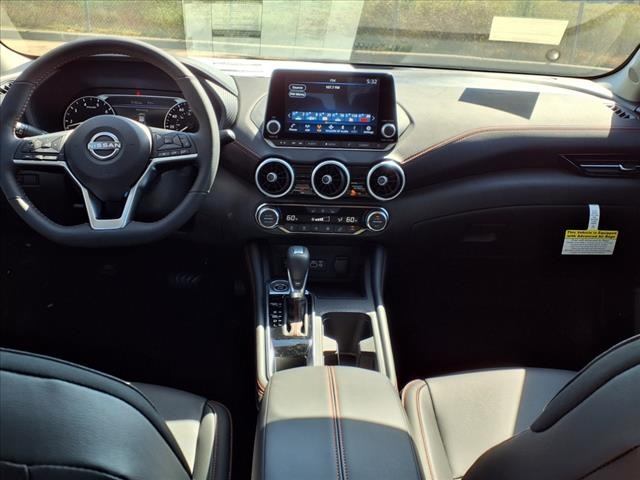 2025 Nissan Sentra SR photo 3
