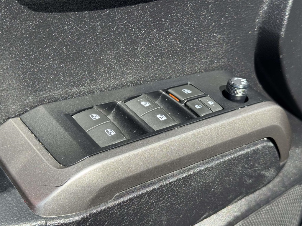 2023 Toyota Tacoma SR5 photo 27