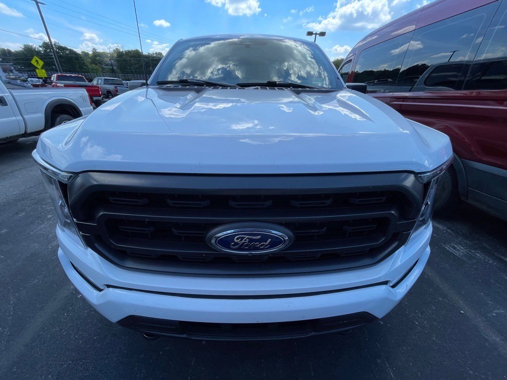 2023 Ford F-150 XLT photo 2