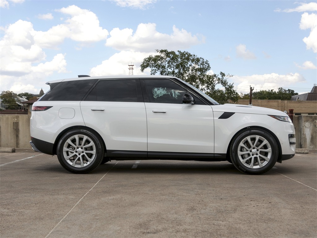2025 Land Rover Range Rover Sport SE photo 9