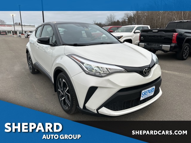 2020 Toyota C-HR XLE's photo