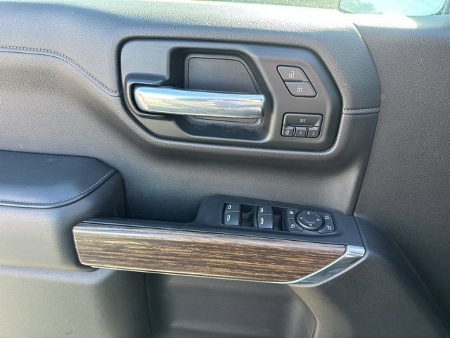 2022 Chevrolet Silverado 1500 High Country photo 3