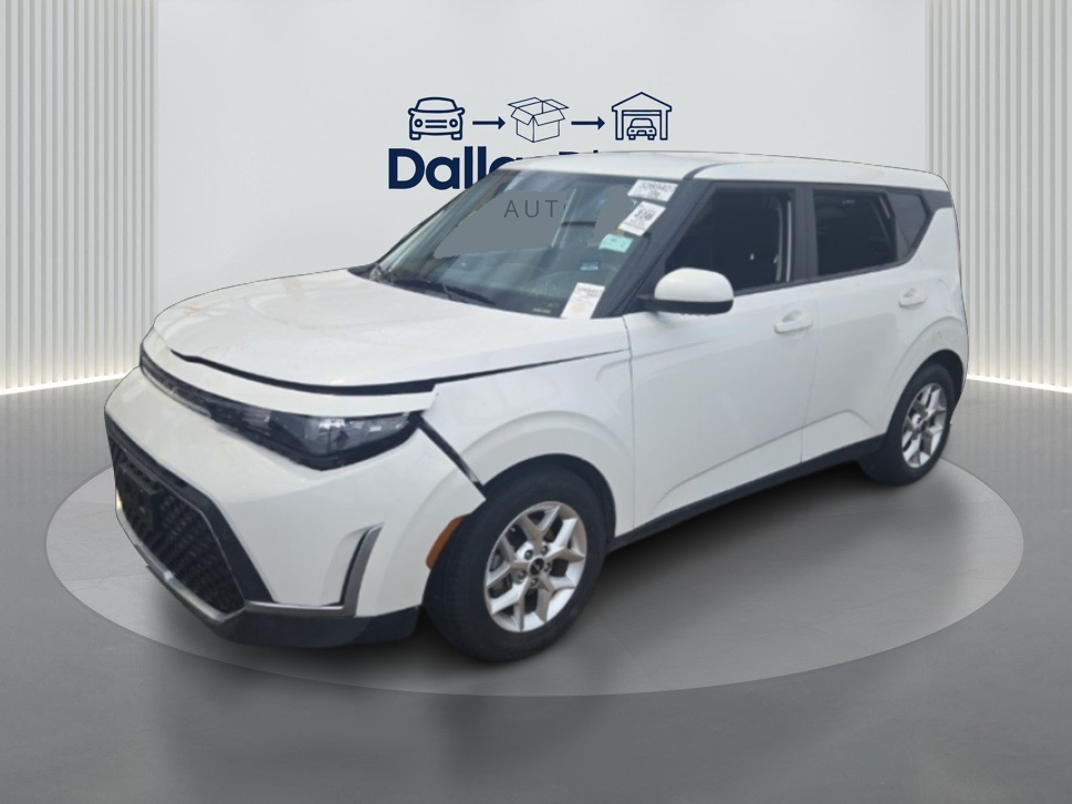 2023 Kia Soul LX photo 2