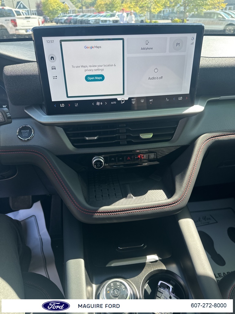 2025 Ford Explorer ST-Line photo 14