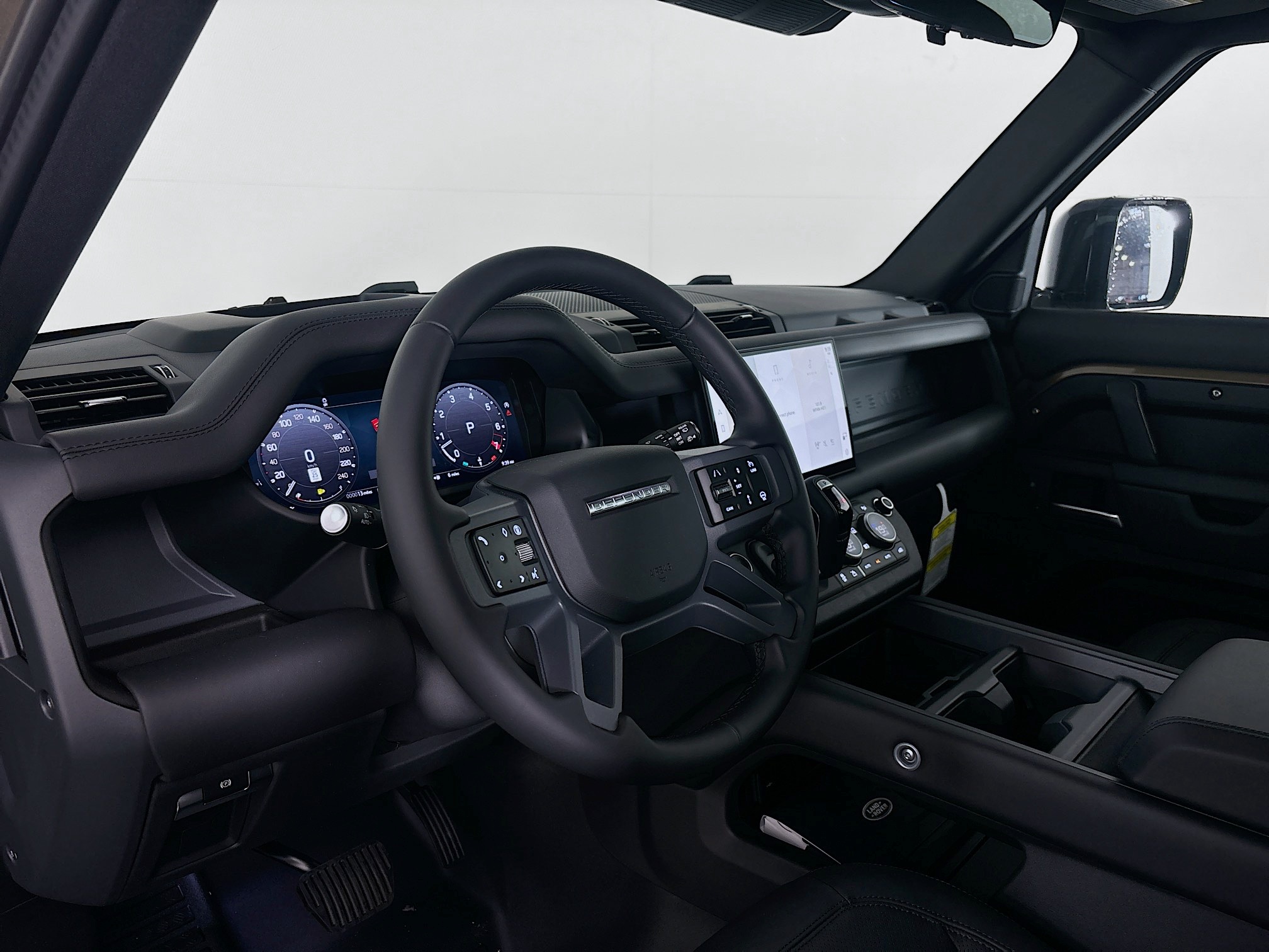 2025 Land Rover Defender 130 S photo 9