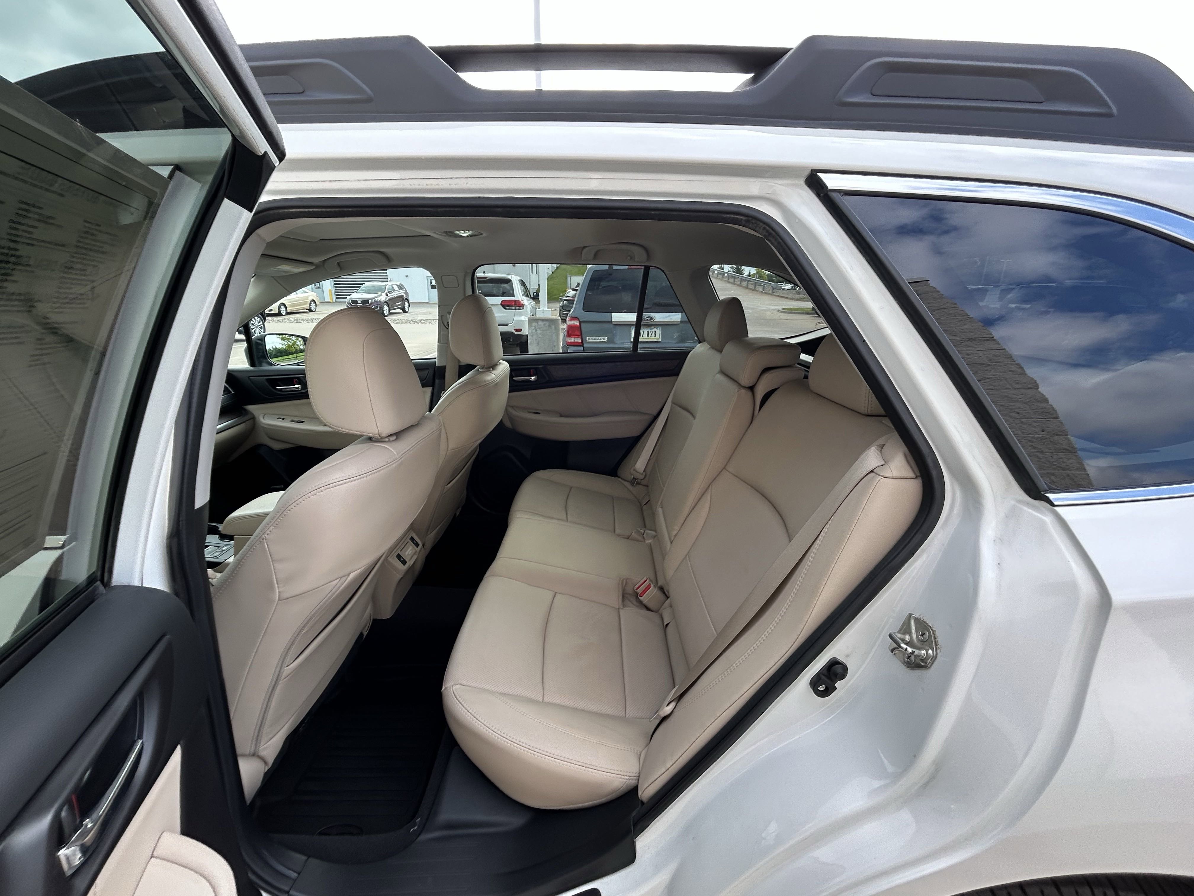 2018 Subaru Outback Limited photo 6