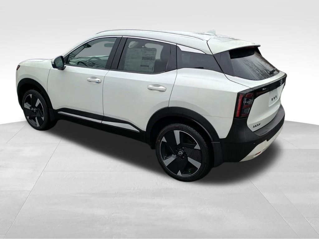 2025 Nissan Kicks SR photo 4