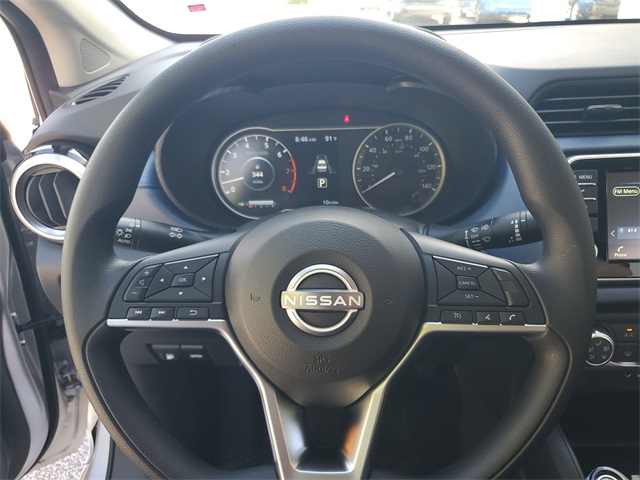 2025 Nissan Versa 1.6 SV photo 9