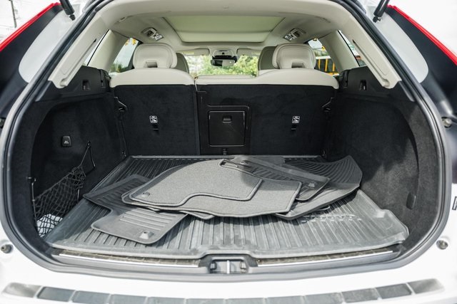 2021 Volvo XC60 Inscription photo 9