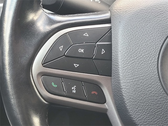 2020 Jeep Cherokee Latitude photo 25
