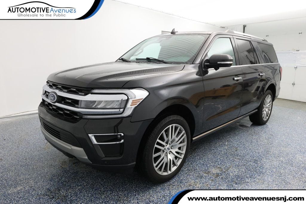 2023 Ford Expedition Limited's photo