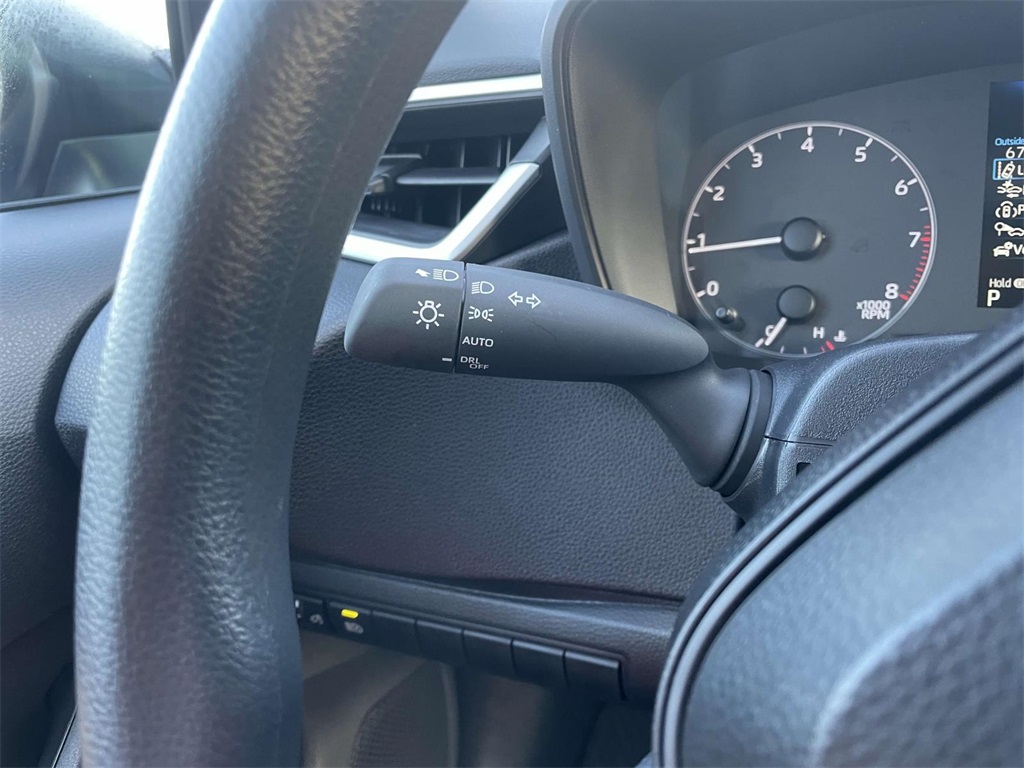 2025 Toyota Corolla LE photo 23