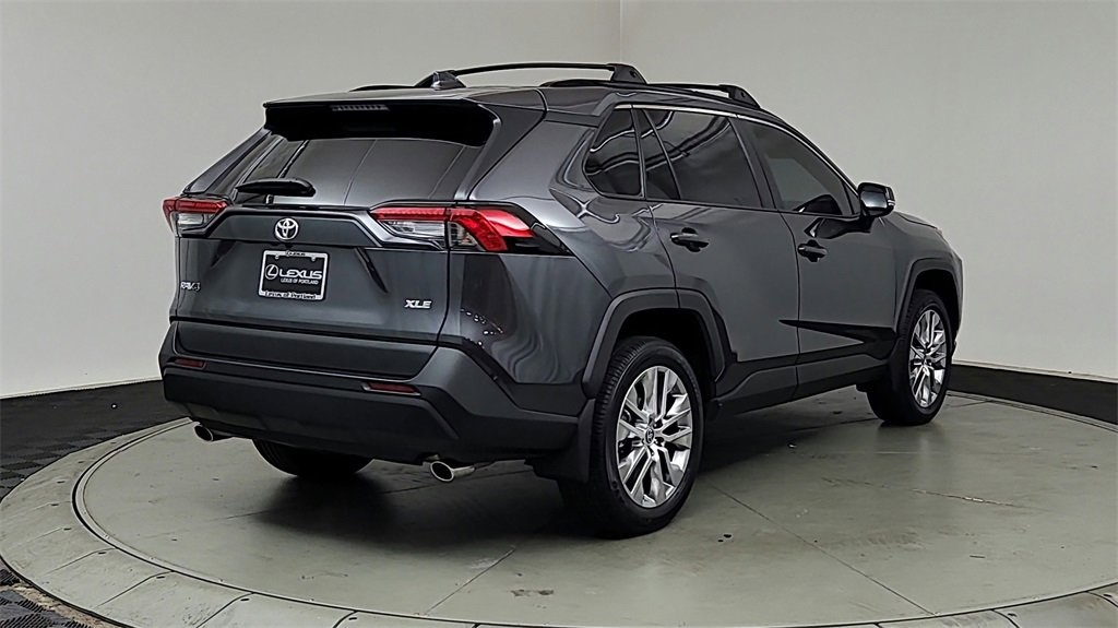 2024 Toyota RAV4 XLE Premium photo 4