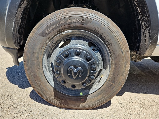 2026 Ram 5500 Tradesman photo 4