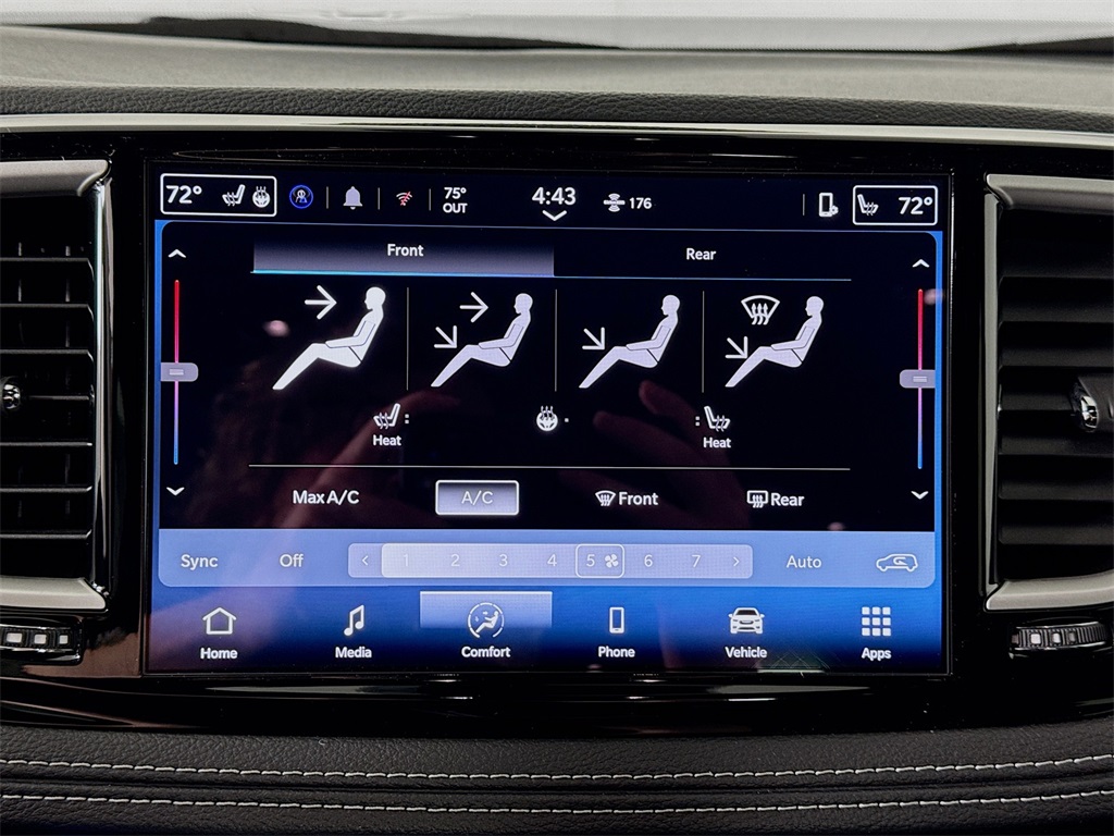 2025 Chrysler Pacifica photo 16