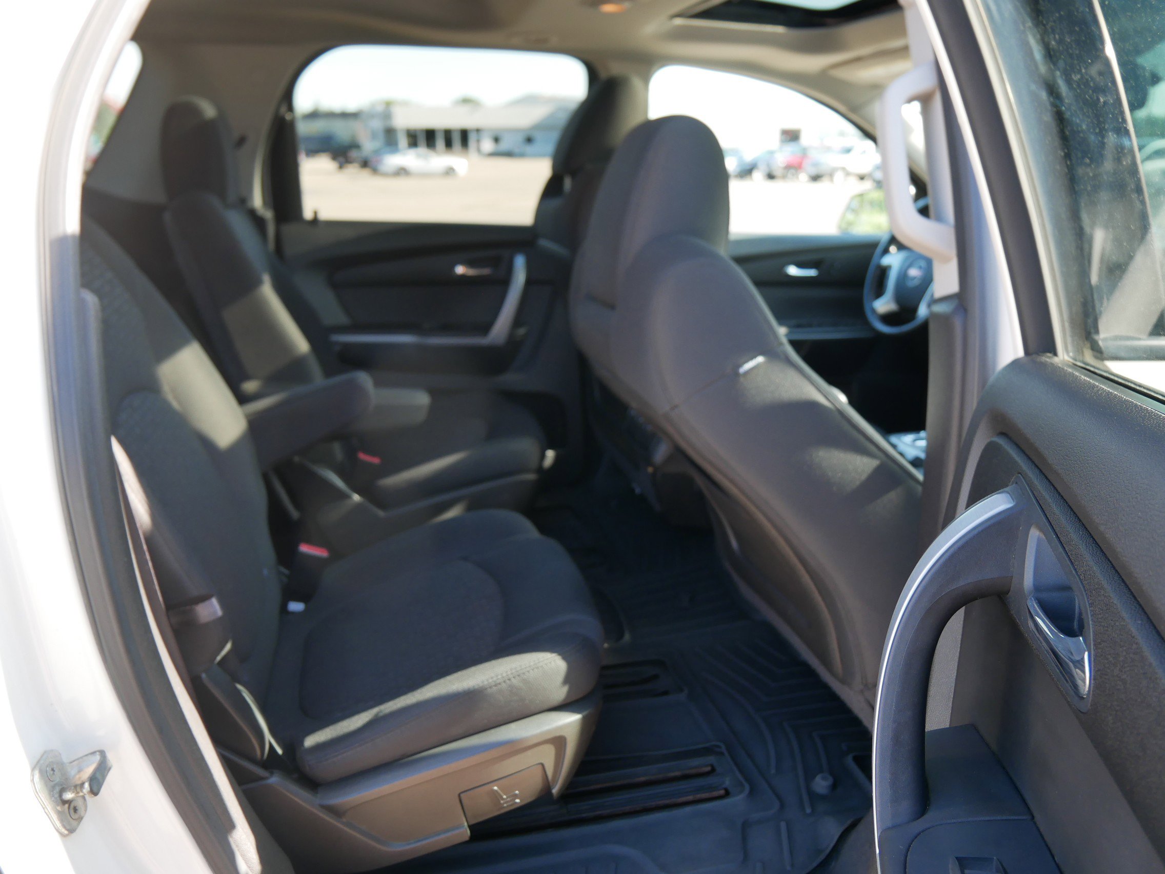 2011 Gmc Acadia SLE photo 13