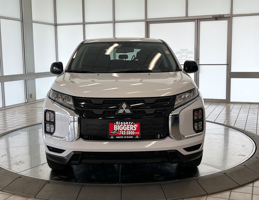 2024 Mitsubishi Outlander Sport LE photo 2