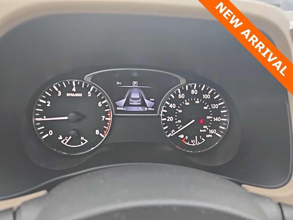 2016 Nissan Pathfinder SL photo 10