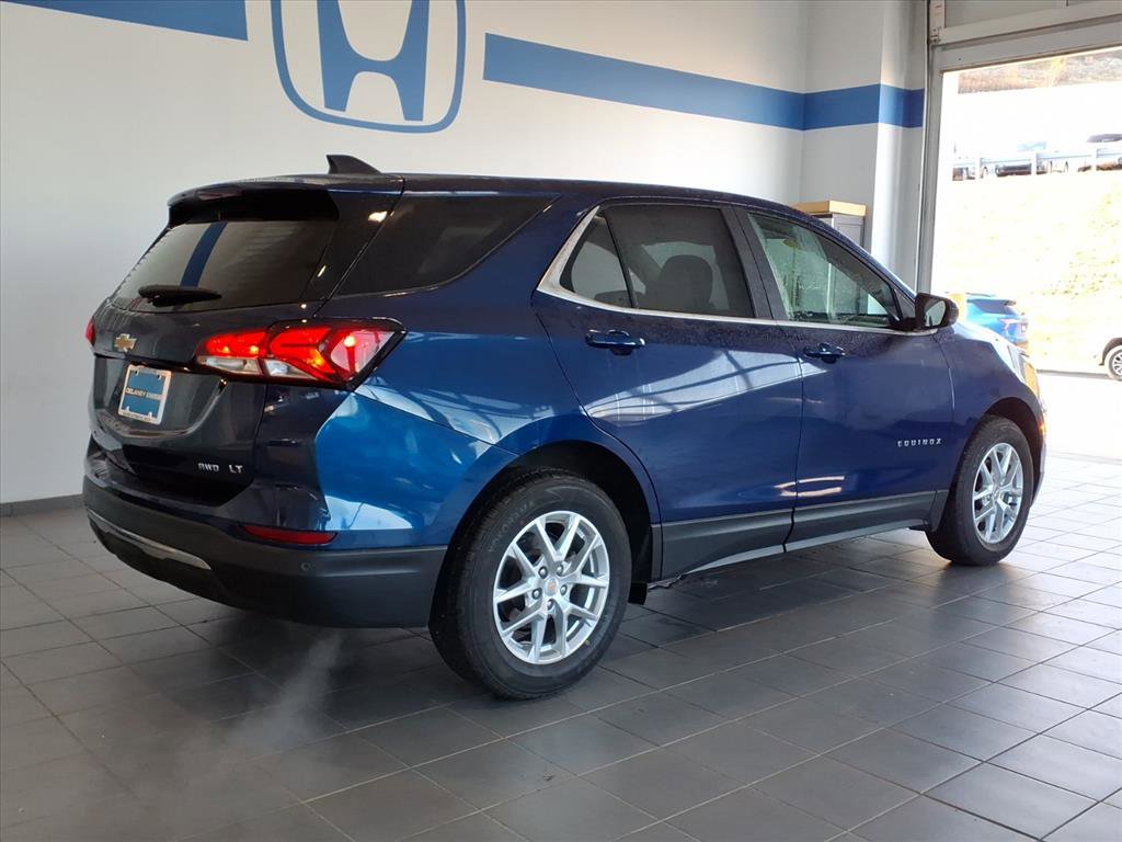 2022 Chevrolet Equinox LT photo 3