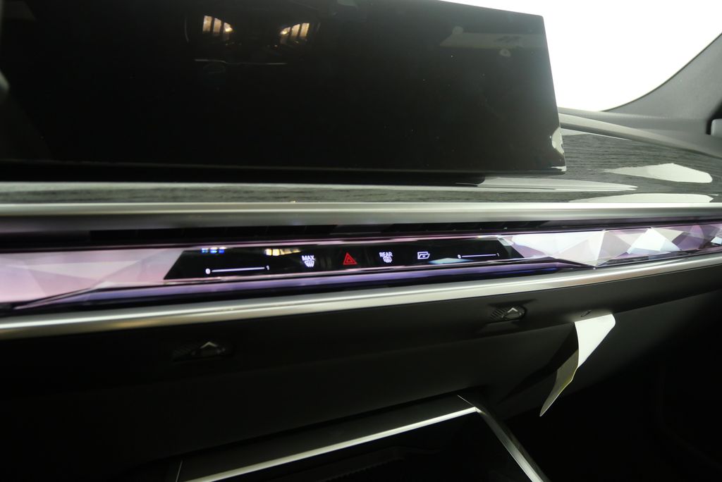 2025 Bmw 750e photo 22