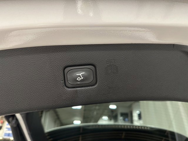 2024 Ford Edge SEL photo 32