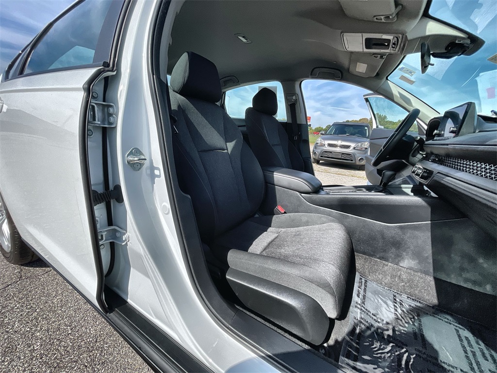 2023 Honda Accord LX photo 23