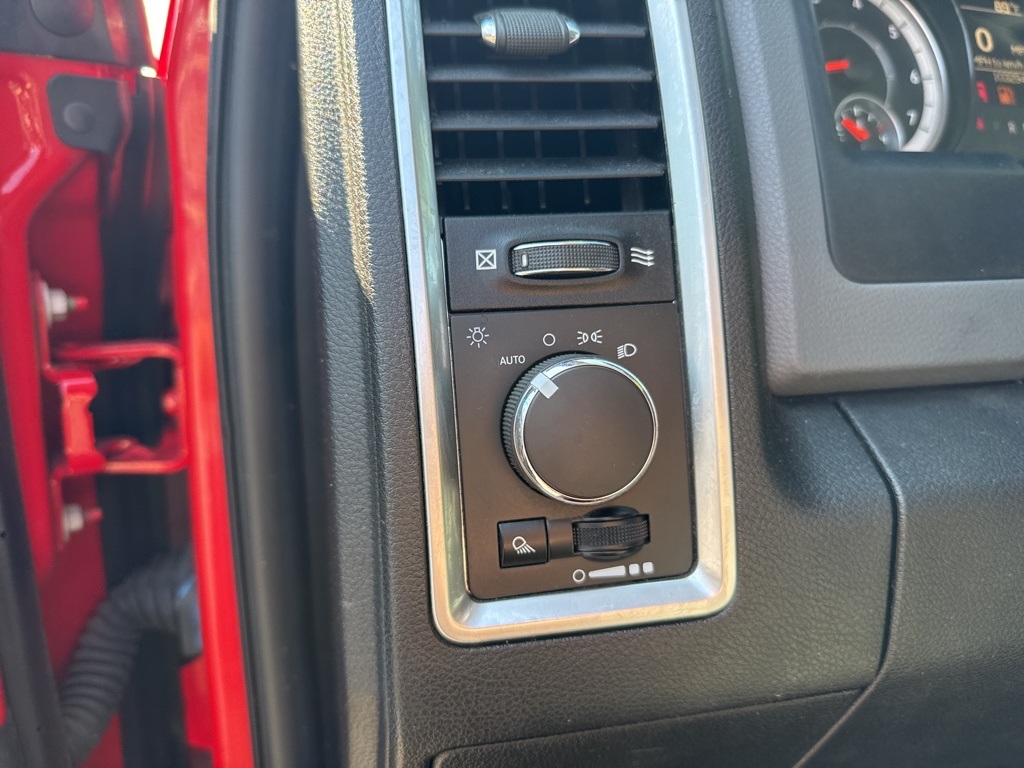 2019 Ram 1500 Classic SLT photo 11