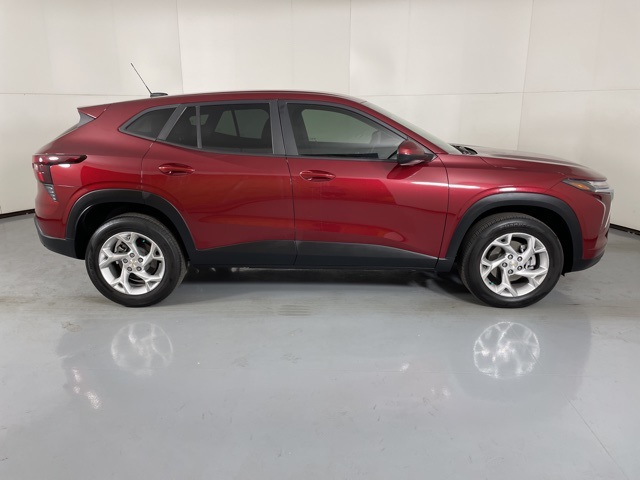 2024 Chevrolet Trax LS photo 9