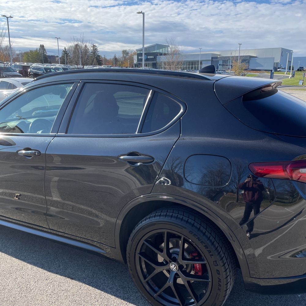 2020 Alfa Romeo Stelvio Ti Sport photo 3