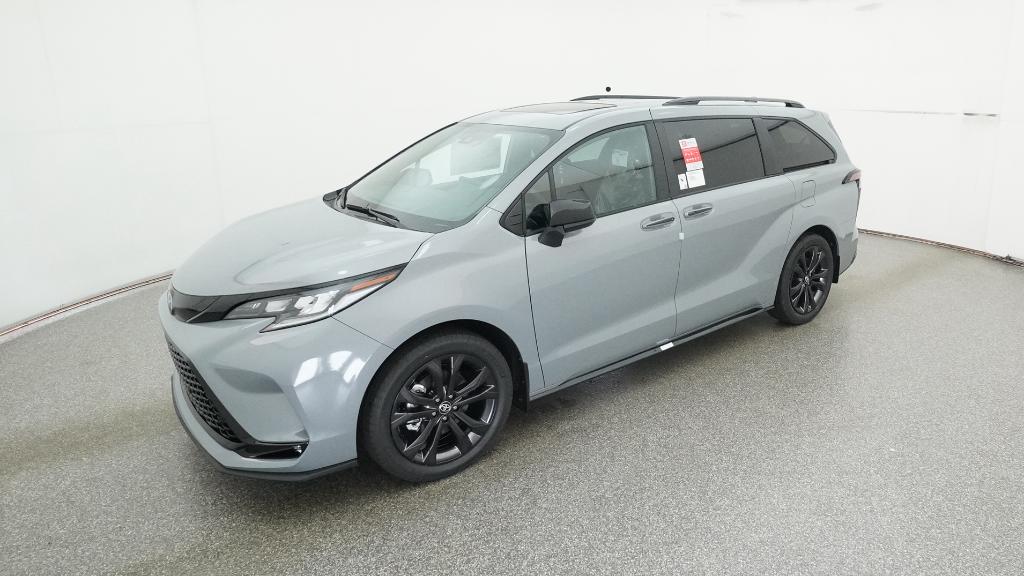 2026 Toyota Sienna XSE's photo