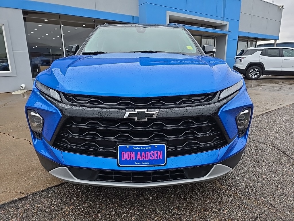 2025 Chevrolet Blazer 3LT photo 2