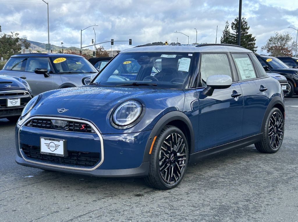 2026 MINI Hardtop 4 Door S's photo