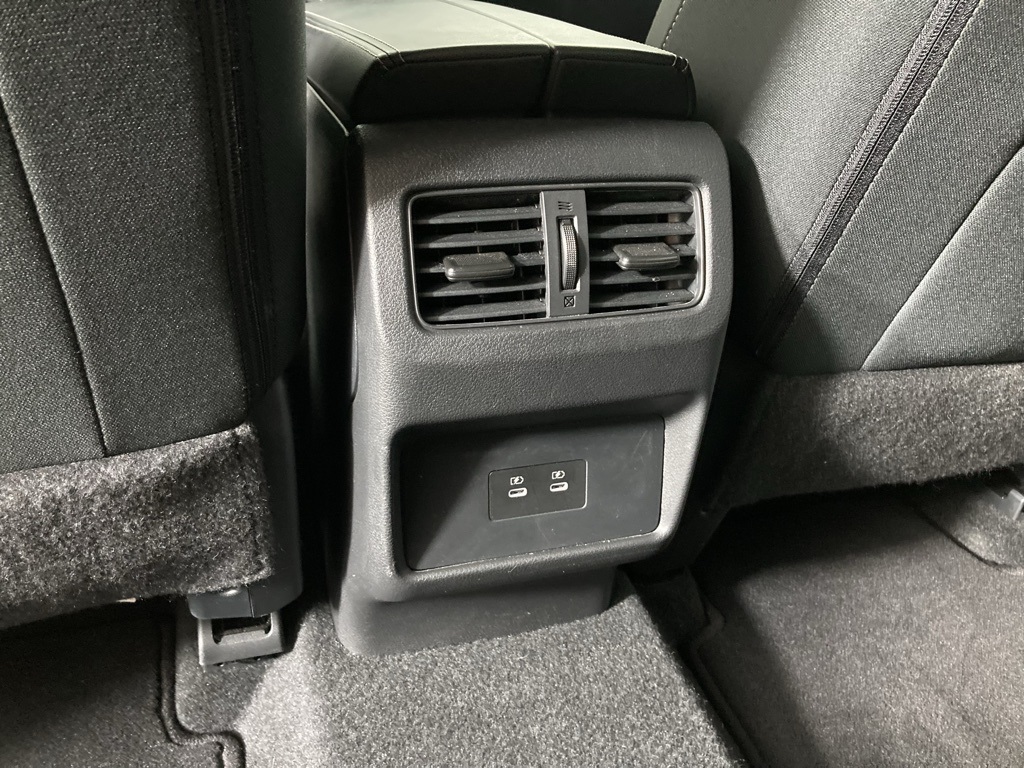 2024 Nissan Rogue SV photo 9