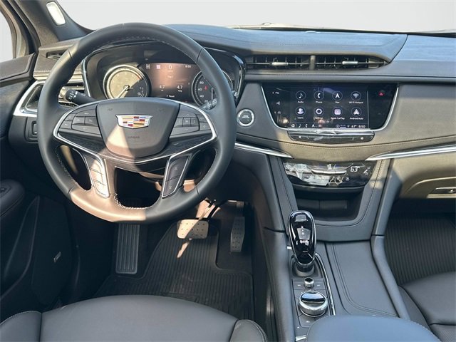 2025 Cadillac XT5 Premium Luxury photo 2