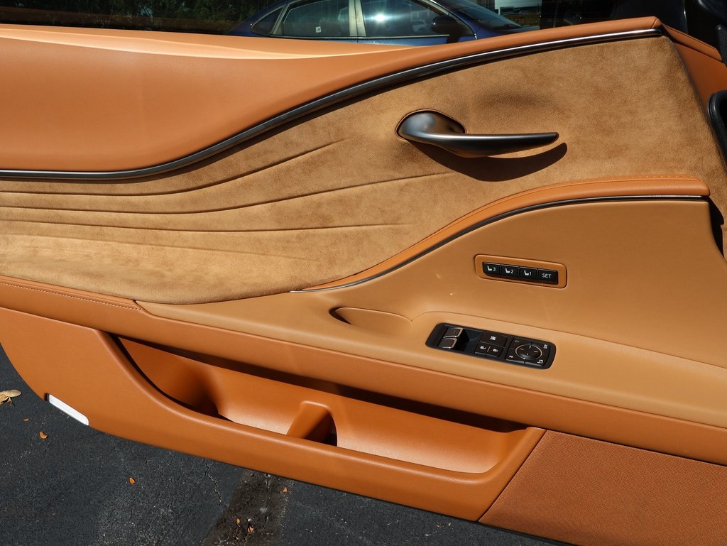 2023 Lexus LC 500 photo 31
