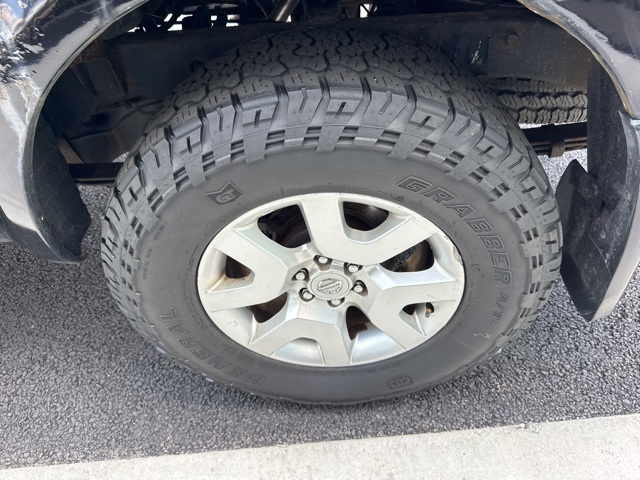 2012 Nissan Frontier SV photo 10