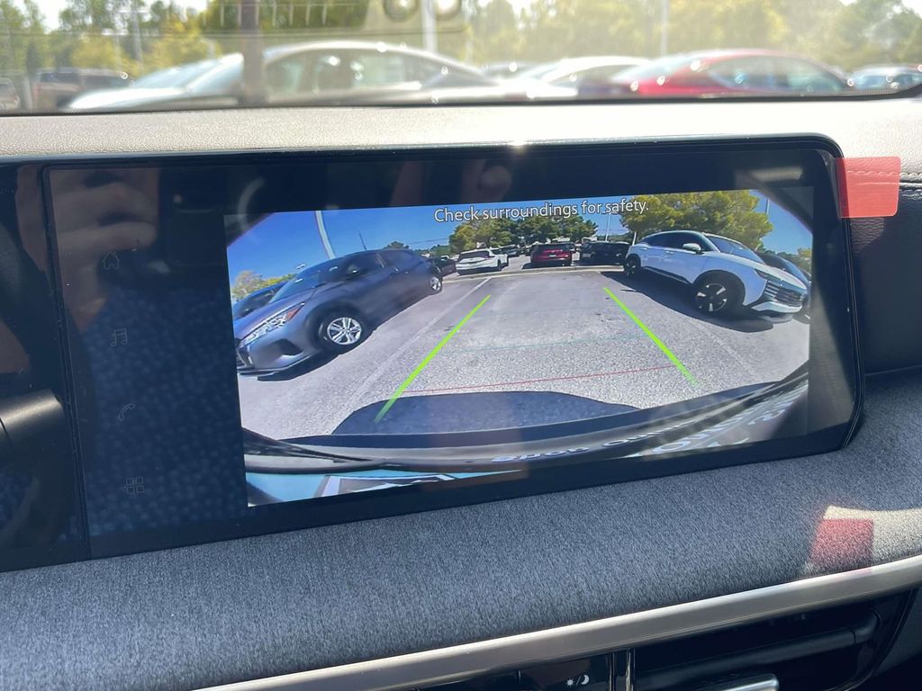 2026 Nissan Kicks SV photo 24