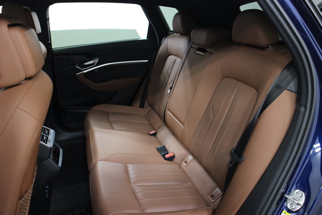 2022 Audi e-tron Premium Plus photo 26