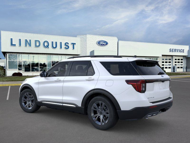 2025 Ford Explorer photo 3