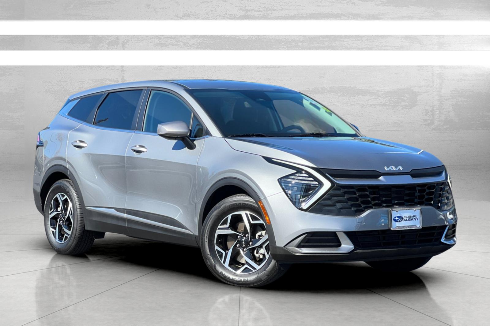 2024 Kia Sportage LX photo 2