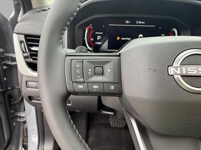 2025 Nissan Rogue SL photo 9