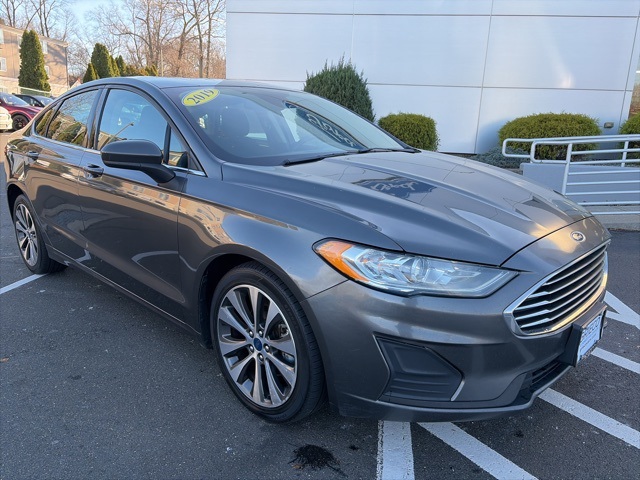 2019 Ford Fusion SE's photo