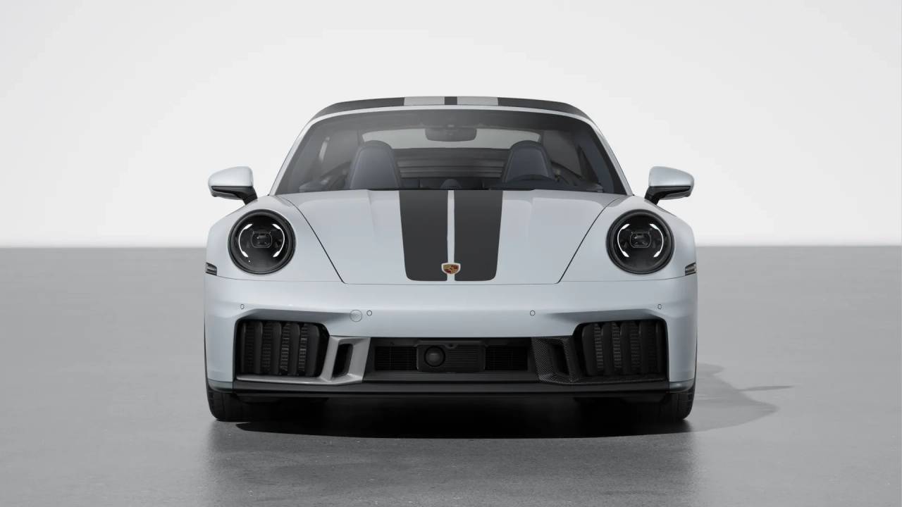 2026 Porsche 911 4 GTS Cabriolet photo 9